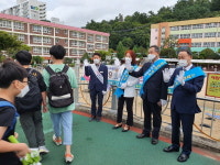 신임 이상락 창원교육장, 반송초 등굣길 학생맞이