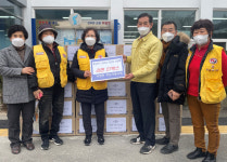 고성 마암면 적십자봉사회， 경로당에 라면 전달