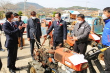 영농철 앞두고 농기계 수리로 풍년 준비합니다