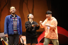 장자번덕 무대， 사천 배경 시대 치유 선사