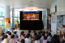 에코푸름 어린이집，아동권리교육 인형극 관람