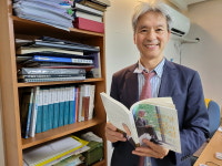 `학문의 봄` 이루라는 선친의 뜻대로 35년 간 학자의 길 걸어