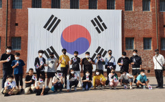 창녕 도천면， 도천초 전교생에게 미니 태극기