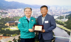 전상배 정곡면 회장, 1일 명예군수 위촉