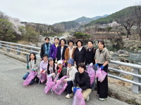 회원끼리 환경 정화하며 봄기운도 느꼈죠