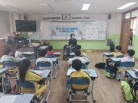 장애인 편견은 걸림돌, 배려는 디딤돌