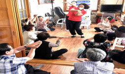 고성읍 지사보협, 움직이는 복지관 운영