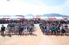 통영 한산 면민들 흥겨운 행사서 웃음 한가득