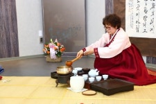 茶 마시며 생활 속 예의·도 느끼죠