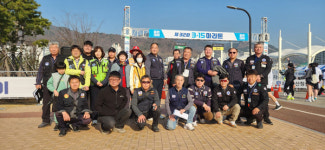 노창세 고운선치과 원장, 통신봉사회 단체복 기증