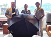 이영 대표, 고성 회화면에 양산 기증