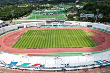 고성군 종합운동장, 스포츠 벽화로 새 단장