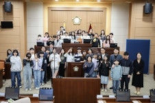 김해가야초 학생자치회 35명, 시의회 견학