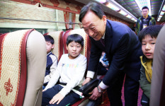 설동호 대전시교육감, 노은초 수학여행 현장점검