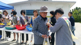 원성 1동, 카네이션 달기 행사