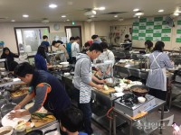 천안시건강가정지원센터-세메스(주), 행복한 한 끼! 맛있는 밥상 봉사! 전개