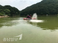 농어촌公 논산금산지사, 강청저수지 녹조방재 작업