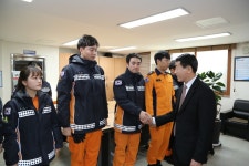 윤순중 충남소방본부장, 천안동남소방서 방문 직원 간담회