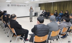 갤러리아타임월드, 지역 소상공인 위한 백화점 서비스교육 진행