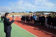노박래 서천군수, 태권도 동계 합동 전지훈련장 찾아 선수 격려