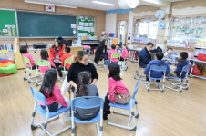 금산 용문초, 밥이 되는 인문학, 마음을 잇는 사람책 운영