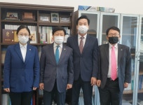 전원식 대전세종충남종소기업회장, 윤용대 대전시의원 방문