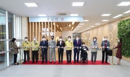 충남도 도청 지하 1층에  작은 미술관 개관