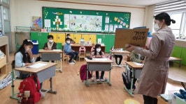 금산도서관, 한 달에 릴레이 한 책 읽기 운영