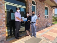 천안리턴병원, 아산 성심요양원 현판·마스크 전달