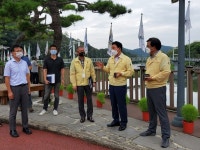 [포토] 박용갑 중구청장, 뿌리공원 둘레길 조성사업 현장 점검