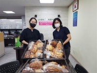 홍성군, 다함께 돌봄센터에 사랑의 간식 전달