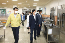 설동호 대전시교육감, 2학기 전면 등교 대비 학교 방문