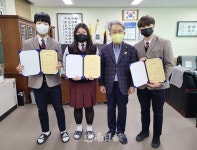 충주 송원의료재단, 11년째 주덕초·중, 덕신초 졸업생에 장학금 지원