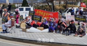 돼지 농장 사육권보다 환경·주민이 우선···10개월 투쟁 충주 황전마을 주민들 승리