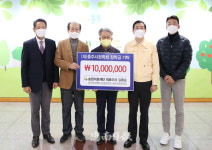 송원의료재단 김종순 대표, 충주시장학회에 1000만원 장학금 전달