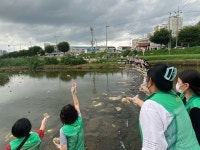 한국건강관리협회 대전충남지부, EM흙공으로 대전천 정화 나서