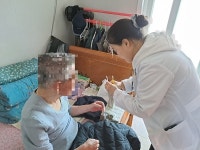 서천군치매안심센터, 건강 취약 가구에 균형 영양식 전달