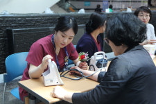 [포토] 대전을지대병원 어버이날 항상 건강하세요