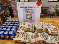 [포토] 포시즌커피 서천점, 사랑의 샌드위치 세트 기부