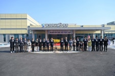 25m 규격 홍성반다비수영장 정식 개장…재활운동도 가능