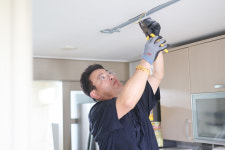 백제, 독거어르신 위한 밝은 빛 선물