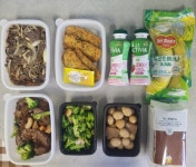 sk온 북한 이탈주민 가정에 행복도시락 배달