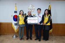 충주시의회, 충주적십자봉사관에 성금 500만 원 기탁