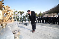 청주시의회 제107주년 3·1절 항일독립운동가 기념탑 참배