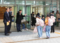 설동호 대전교육감, 신학기 AI·디지털 교육 현장 점검
