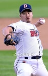 '유희관 10승' 두산, 삼성에 6회 2-1 강우 콜드승
