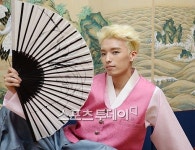 [포토]이오타, 상큼한 금발 머리에 매력 철철~