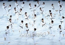 [포토]태권도로 용맹한 대한민국을 보여주다!
