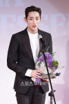 [포토]이수혁, 모델아닌 탤런트로 베스트 드레서 수상