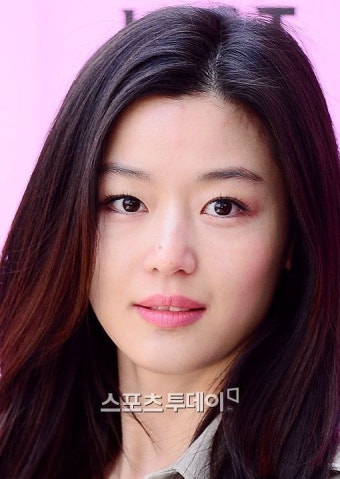 [포토]전지현, 봄 향기가 느껴지는 미모[스포츠투데이]